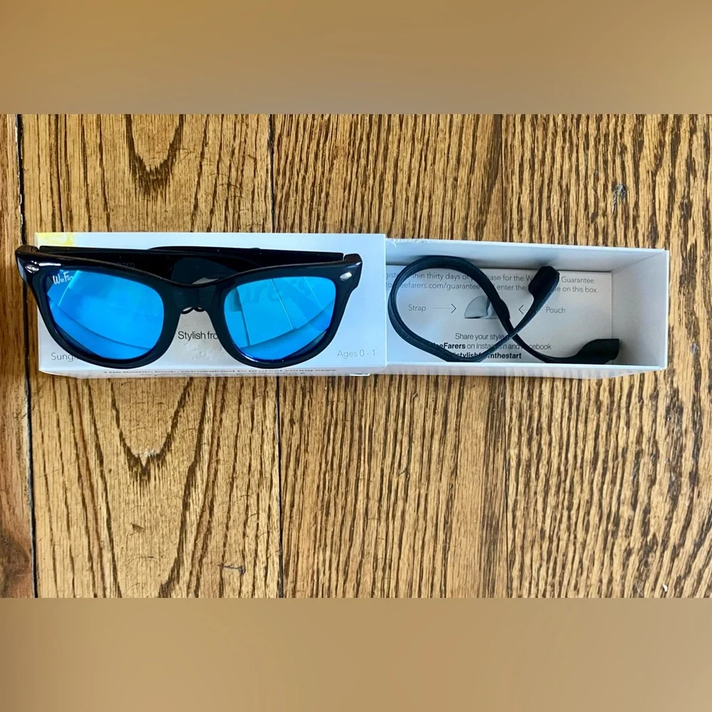 Weefarers Polarized kids sunglasses black frame w/ “ocean” blue lens - size 0-1